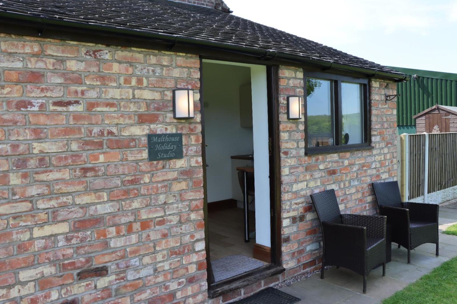 Malthouse Farm Cottage Studio Dilhorne Dış mekan fotoğraf